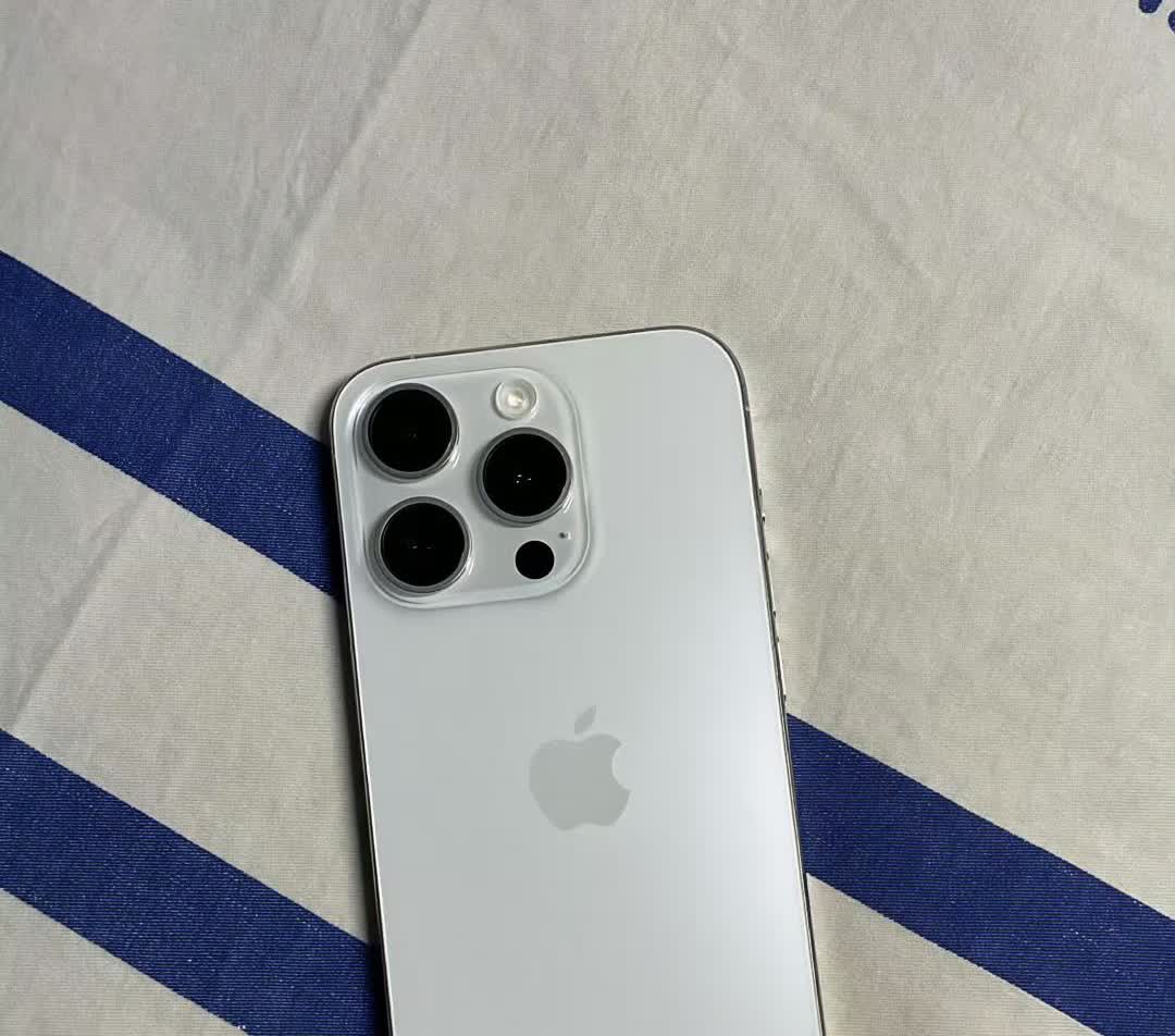 15Pro，可以撒孜然了😳​。pro15Pro发热严重并非毫无根由。从硬