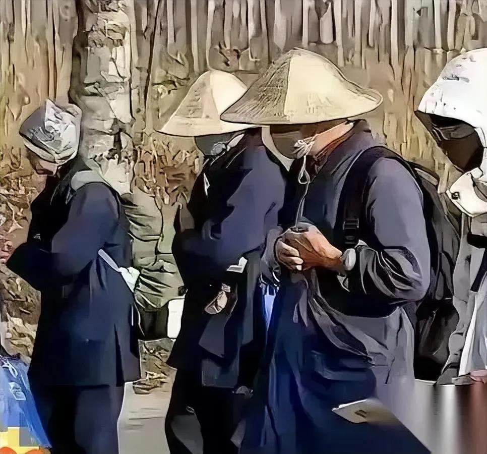 最近封山这事我看好多人骂反倒觉得真没必要跟着瞎起哄。前两年我也是个爱