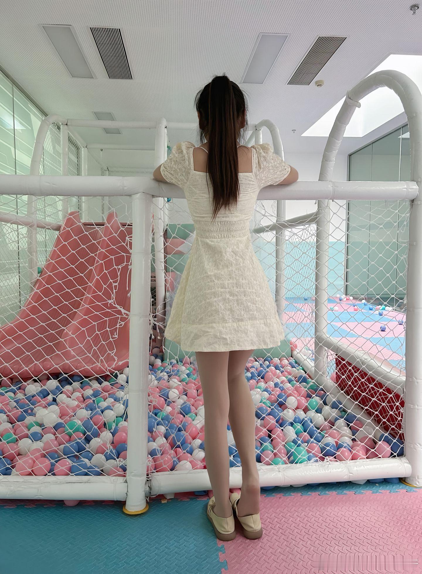 童心未泯的丝袜少女～​​​