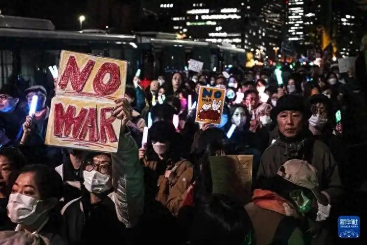 高市早苗豪赌失败，空前危机袭来，加速右倾正把日本带向深渊！高市早苗逆潮流而动