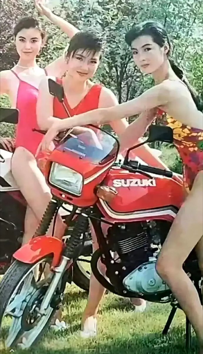 90年代的摩托车广告……这意思表达得多明确啊！！