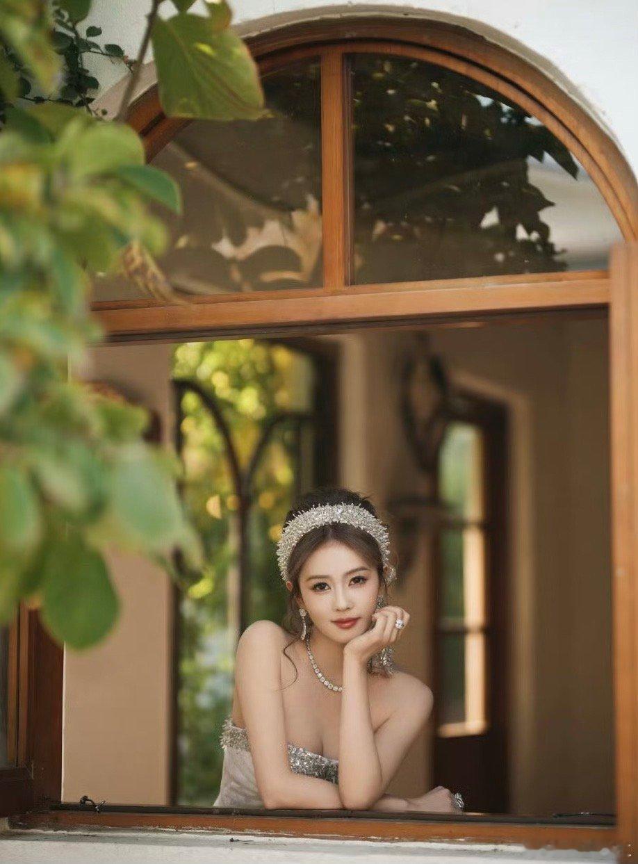 白鹿美神白鹿这是什么神仙颜值！完全美神降临💯一整个被美到失语，心