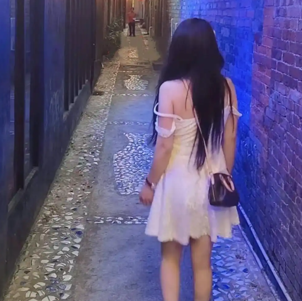 37岁少妇染病后低价卖淫，价格曝光：因服务贴心周到，回头客众多