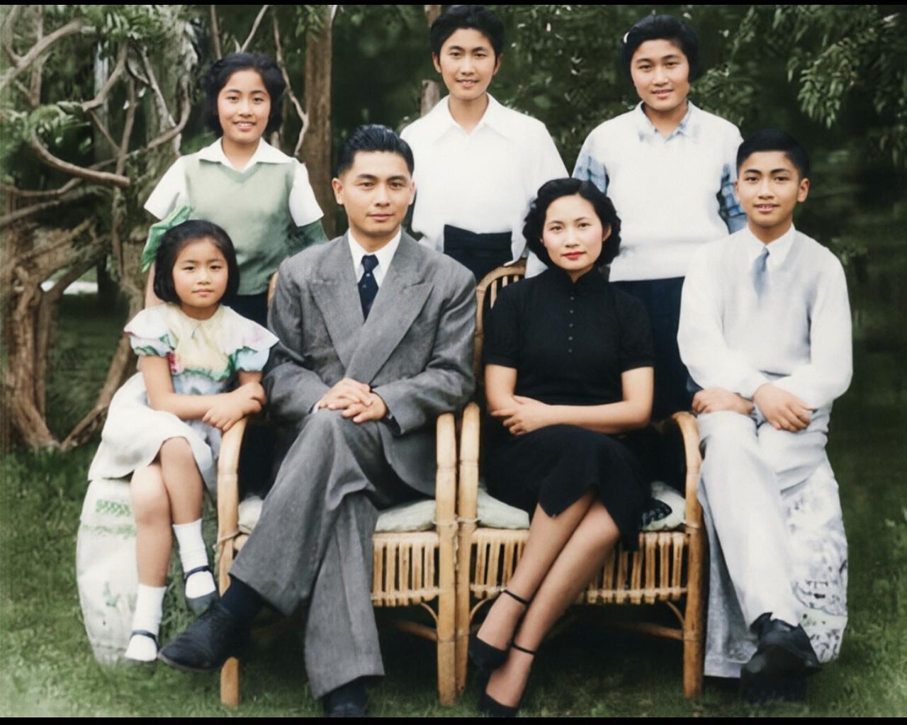 著名红色资本家，2005年在北京逝世，享年89岁，留下了4个子女，个个优秀，独子