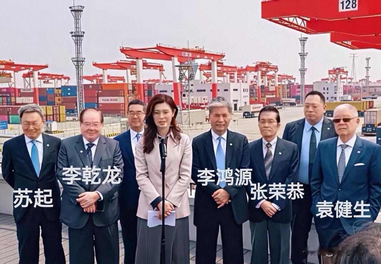 用好老同志老中青三结合思路很正确将来国家统一他们是功臣[鼓掌][比心]