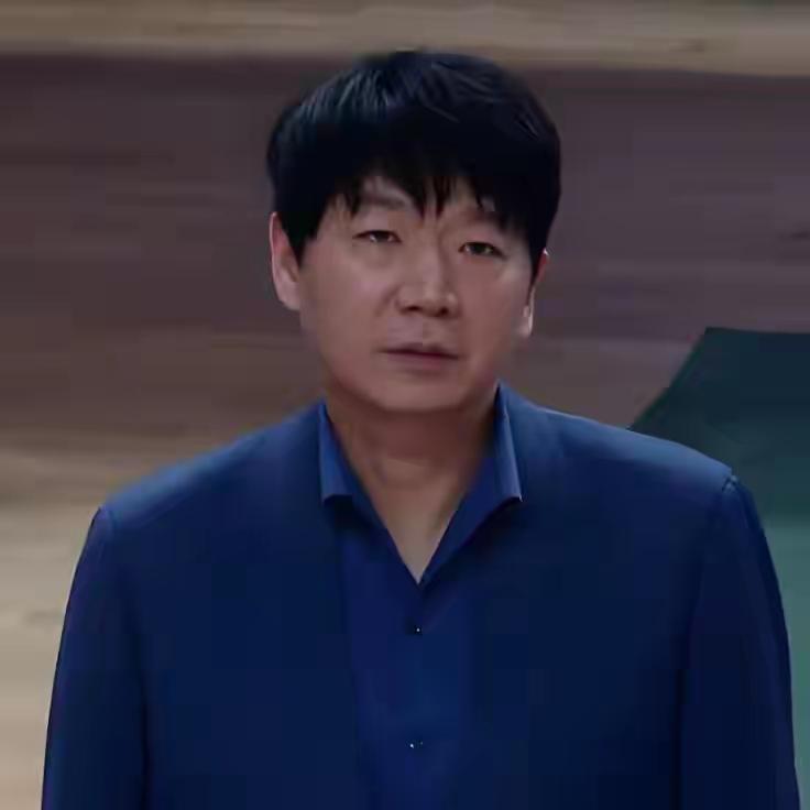 估计此时此刻的邱彪一言难尽，有苦难言。他曾经说过，山东队这样打对不起球迷。是的，