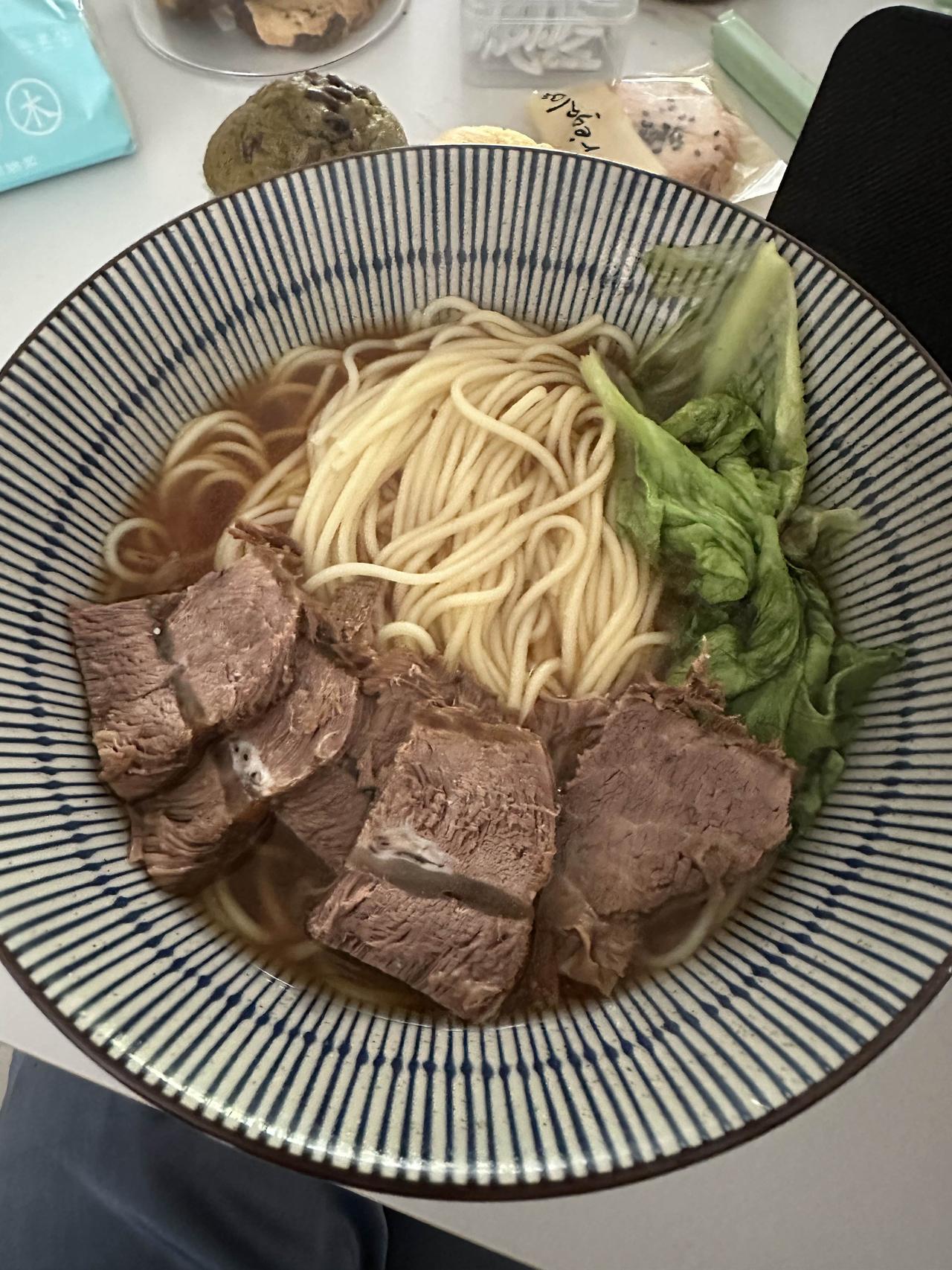 晒图笔记大赛牛肉面！卤的牛肉超级好吃，搭配牛肉汤汁！真的是绝了