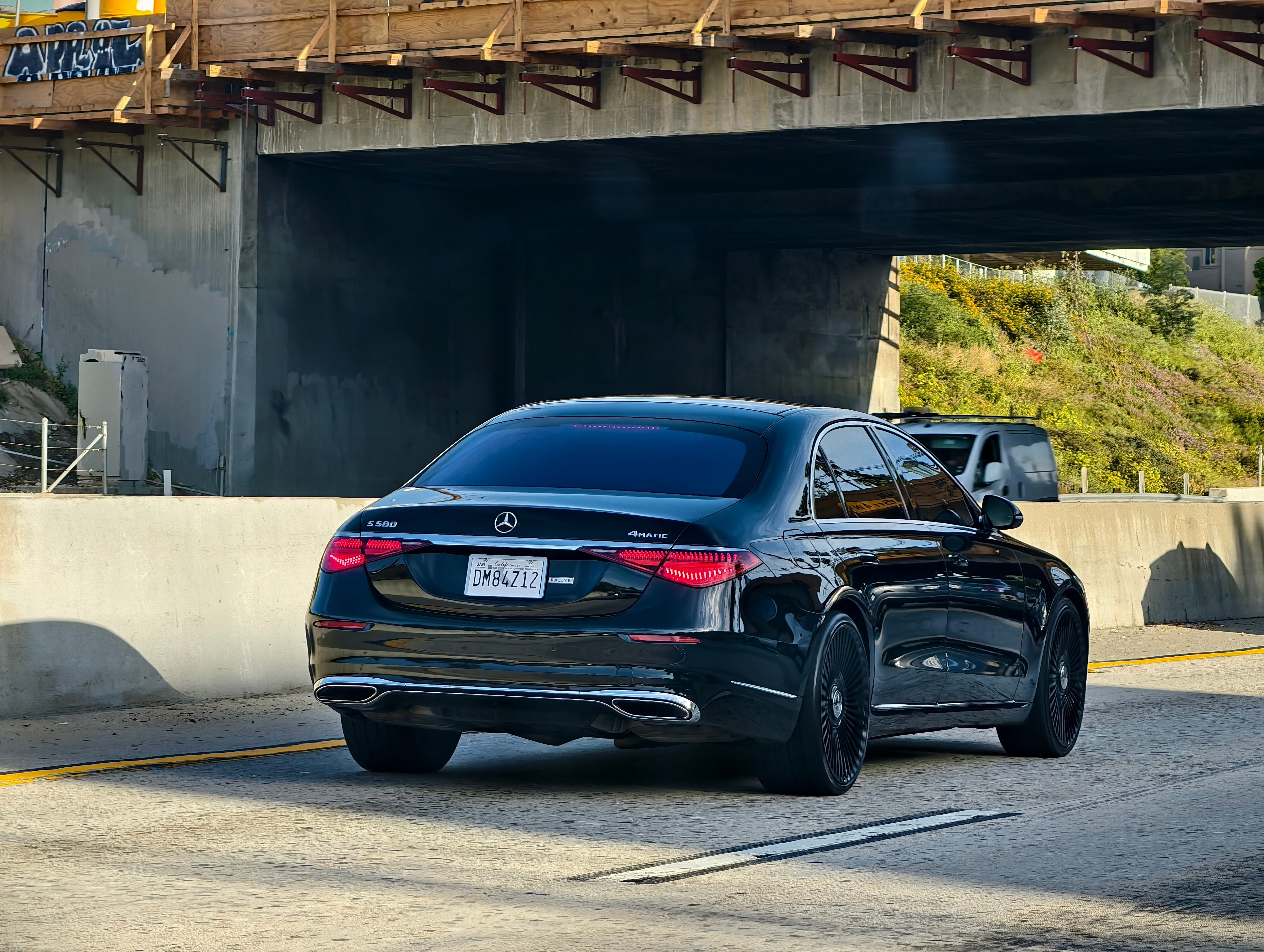 这次在LA见到的奔驰S都是S580，之前在国内从来没见过，肯定是没上了
