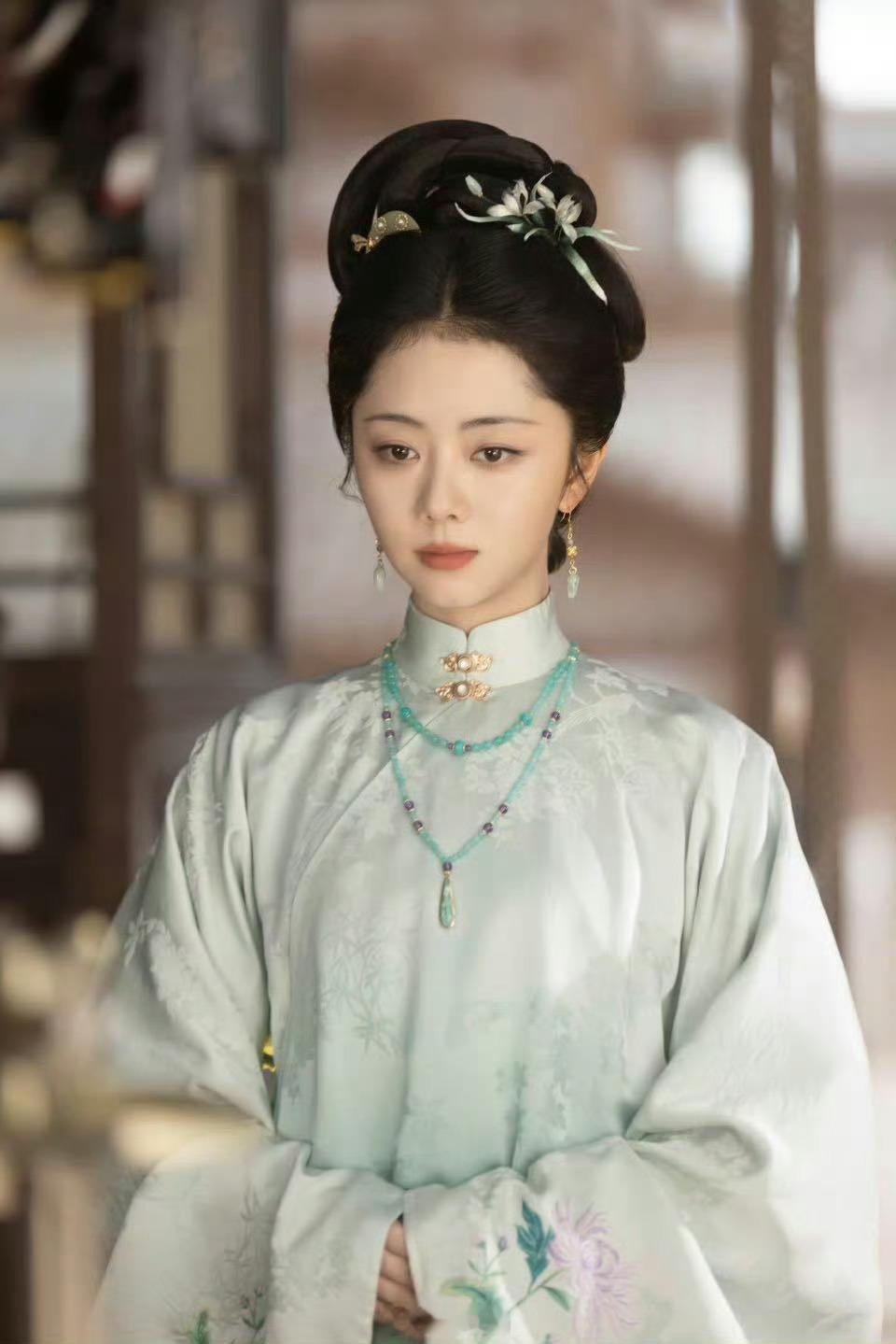 谭松韵清冷美人一直觉得她可爱，没想到清冷风也驾驭的这么好！！​​​