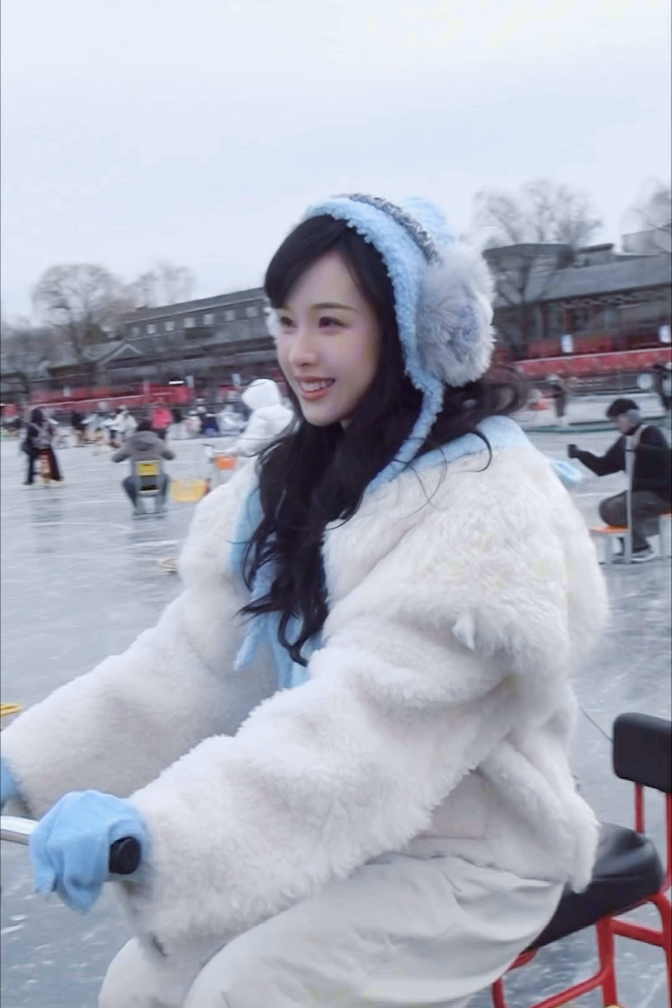 陈都灵就是萌！正面看，萌！背面看，萌！左边看，萌！右面看，萌！上面看，萌！下面