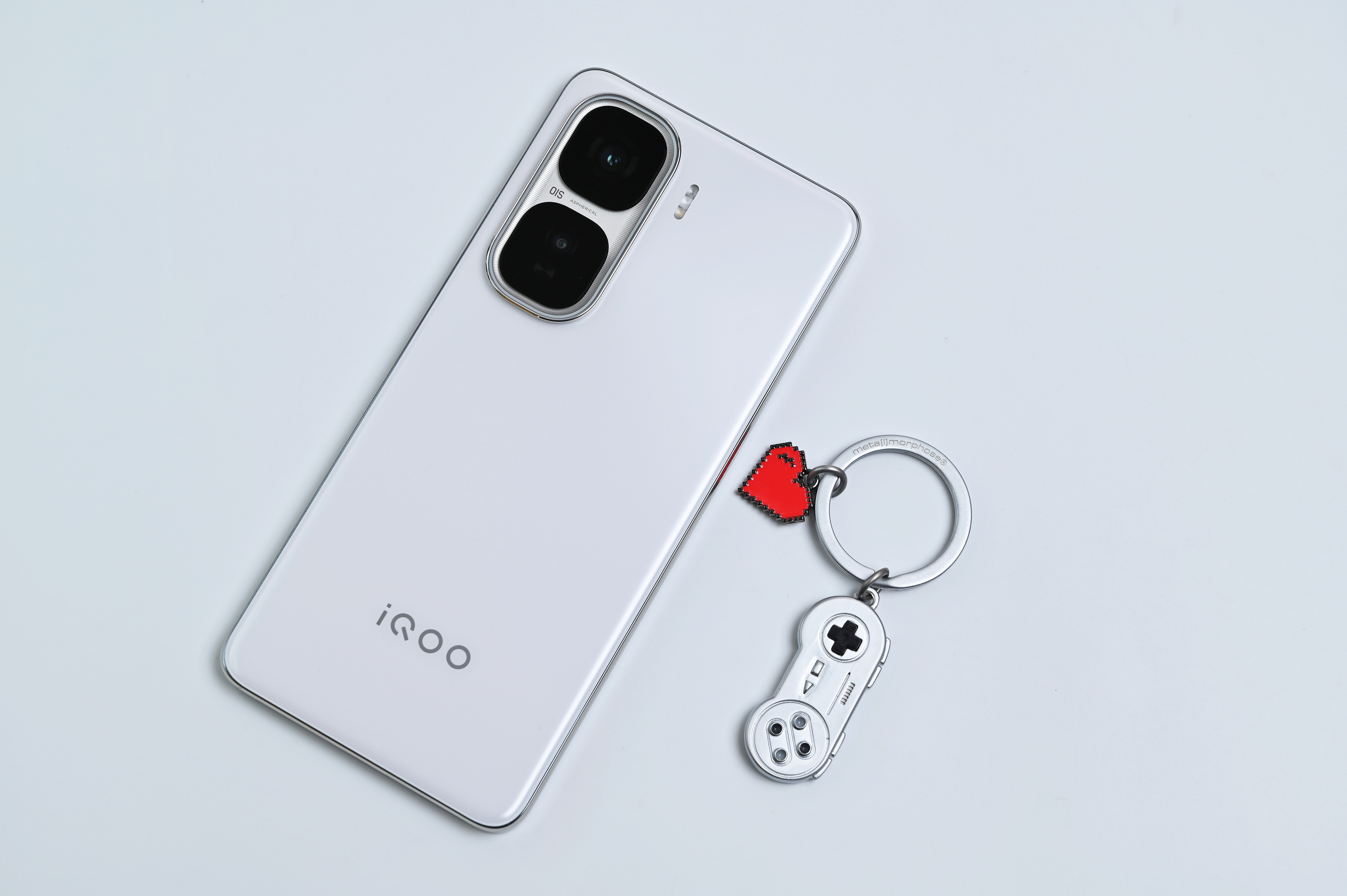 iQOONeo10Pro+新品发布颜值、性能、屏幕、质感等全面越级，档位超强