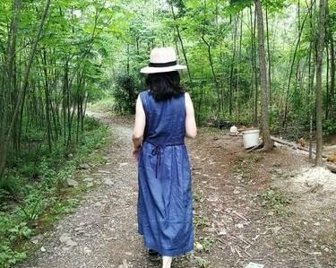 我跟老公的性格反差很大，最大的一点，我爱静，他爱动，我不爱说话，他是话唠。刚刚