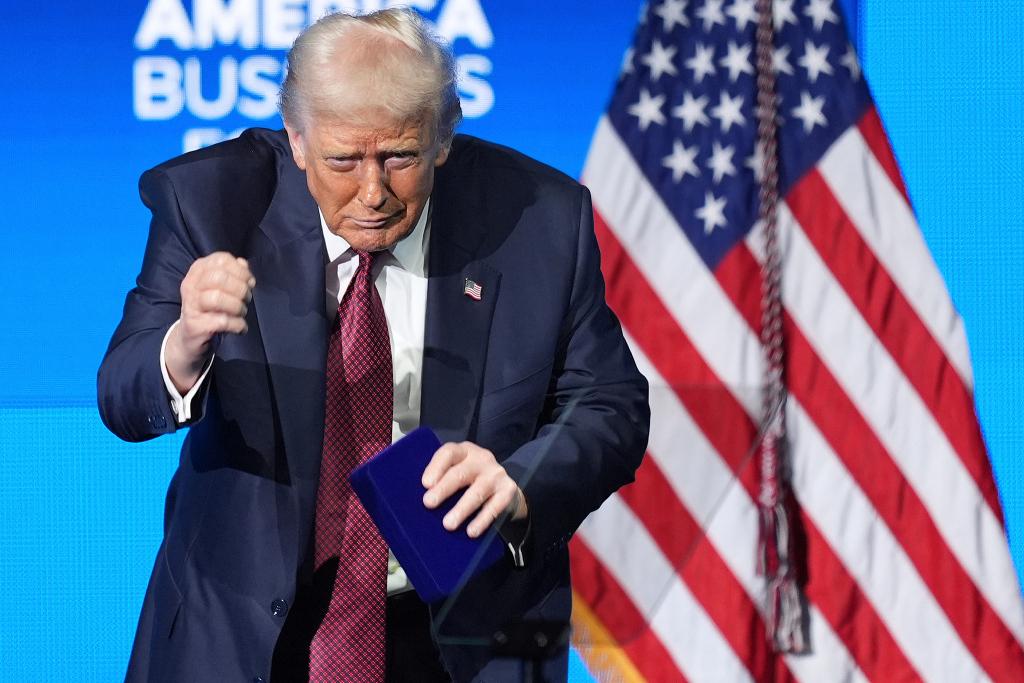 特朗普不会想做英国国王吧，英国王室会不会瑟瑟发抖据《每日邮报》报道，研究显示，