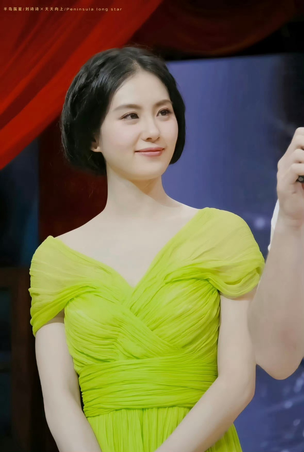 好喜欢绿色绿色真的太衬美貌了早期诗诗一颗饱满多汁的青苹果…🍏