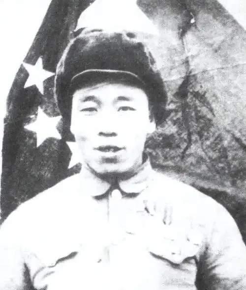 1953年，伟人见到志愿军“打坦克英雄”苏吊蛋后，觉得这个名字实在太难听，于是笑