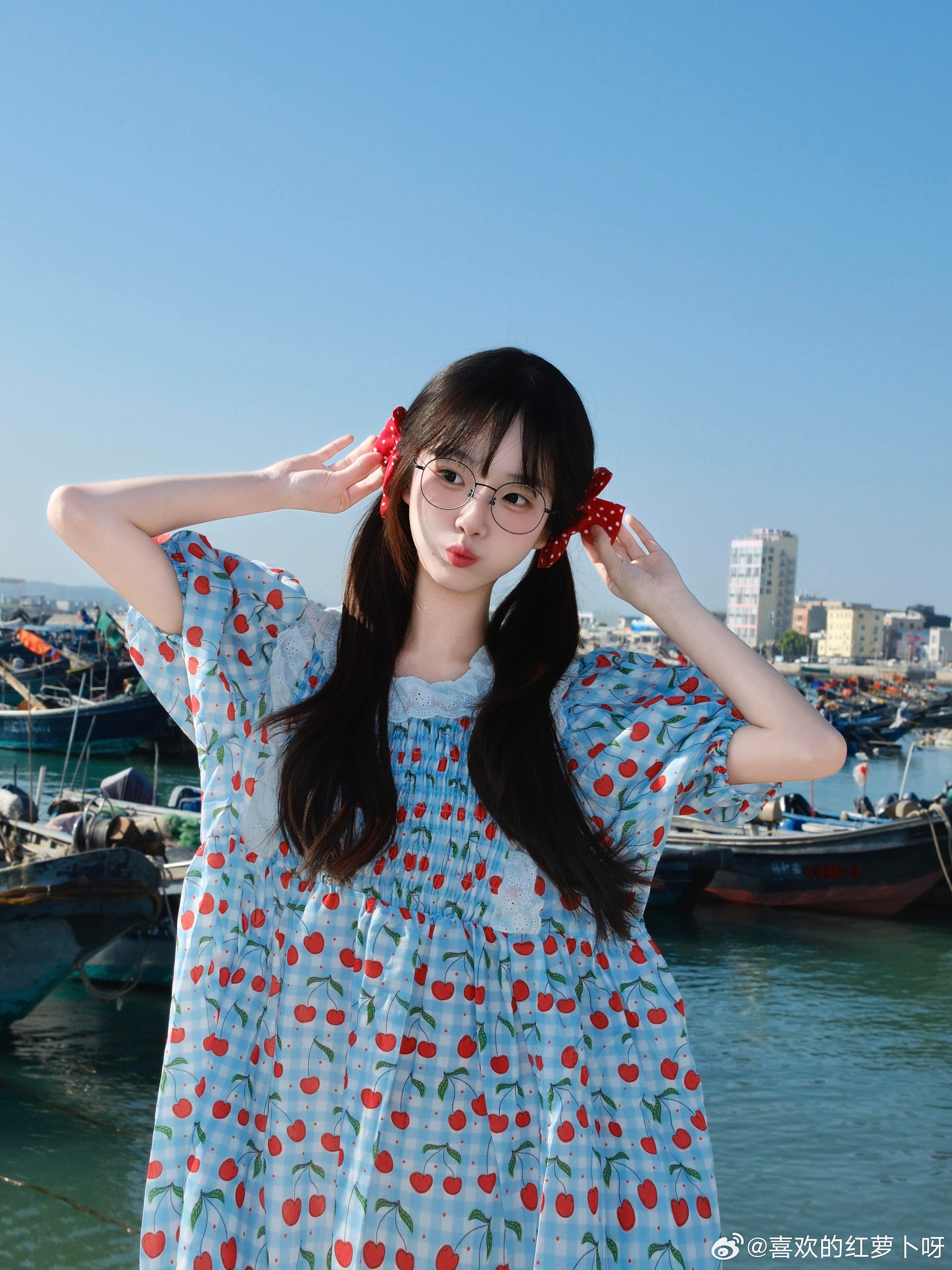 靓丽的渔村村花~