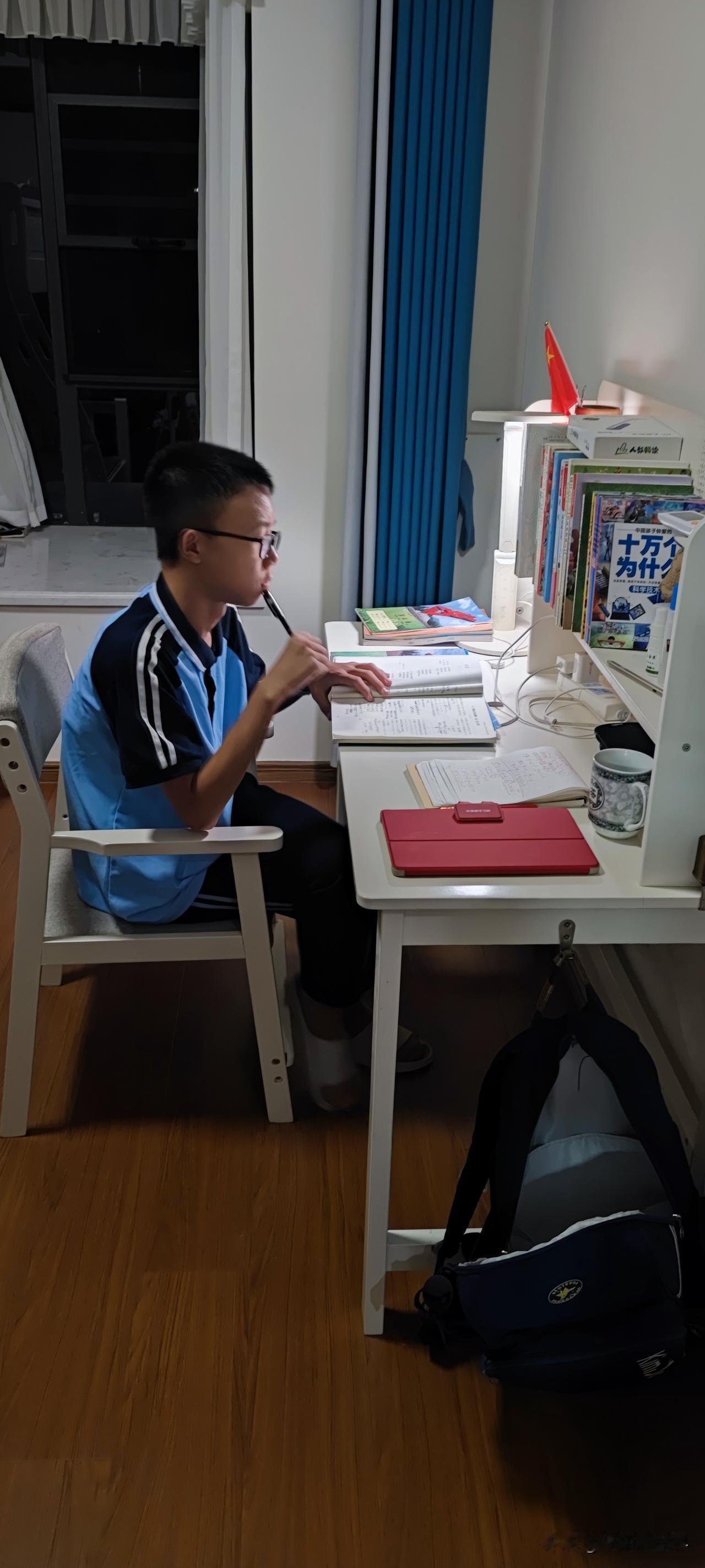 网友：儿子九年级第一次月考成绩:语文:88(120)数学:46(120)英