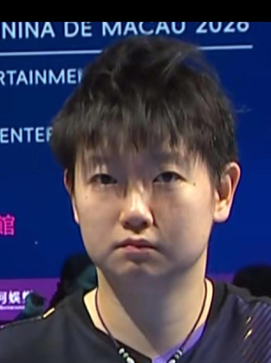 救命！莎莎这“赢麻了”的呆毛，也太治愈了吧家人们谁懂啊！看莎莎赛后这状态，