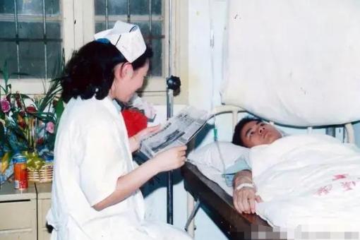 2000年5月10日，一趟从湛江开往襄樊的474次列车上。三个混混