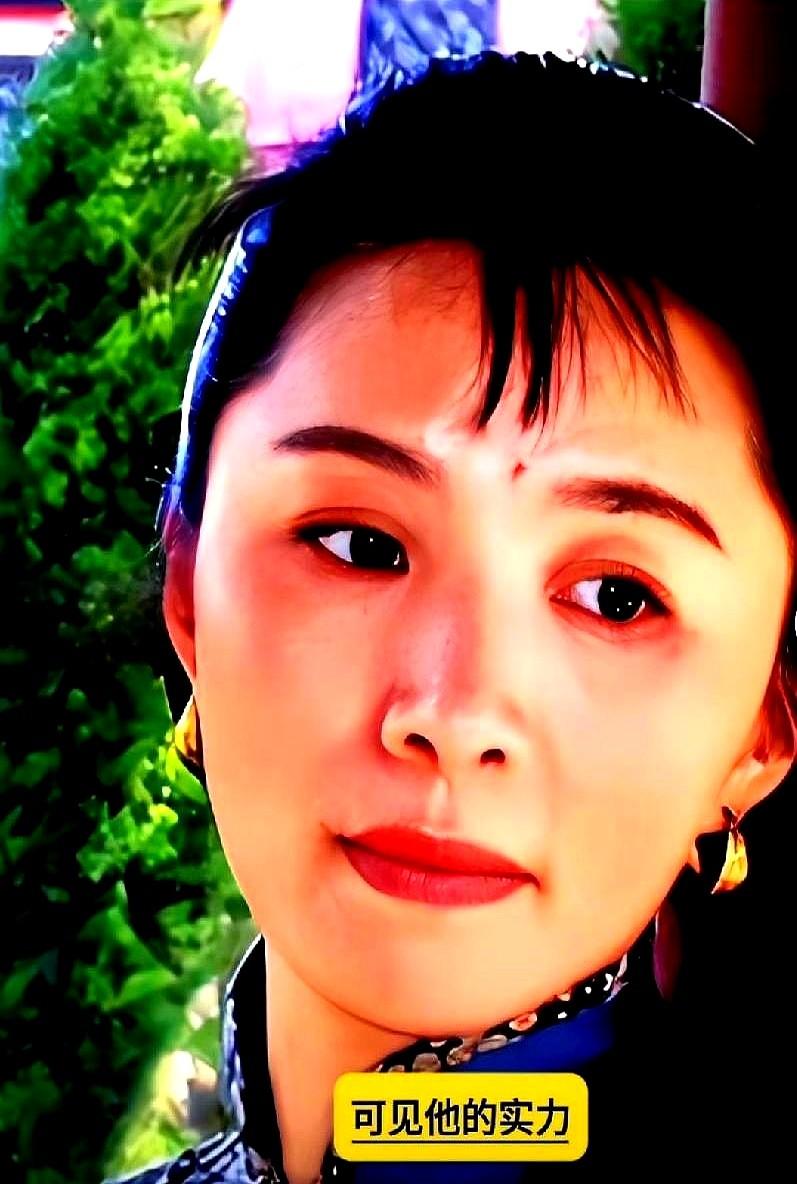 一部剧火了，主角配角，前前后后9个人拿奖。偏偏，那个把角色刻进骨头里的人，全