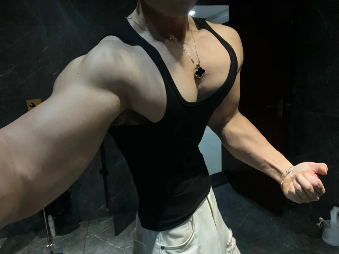 这胸肌，你打几分？