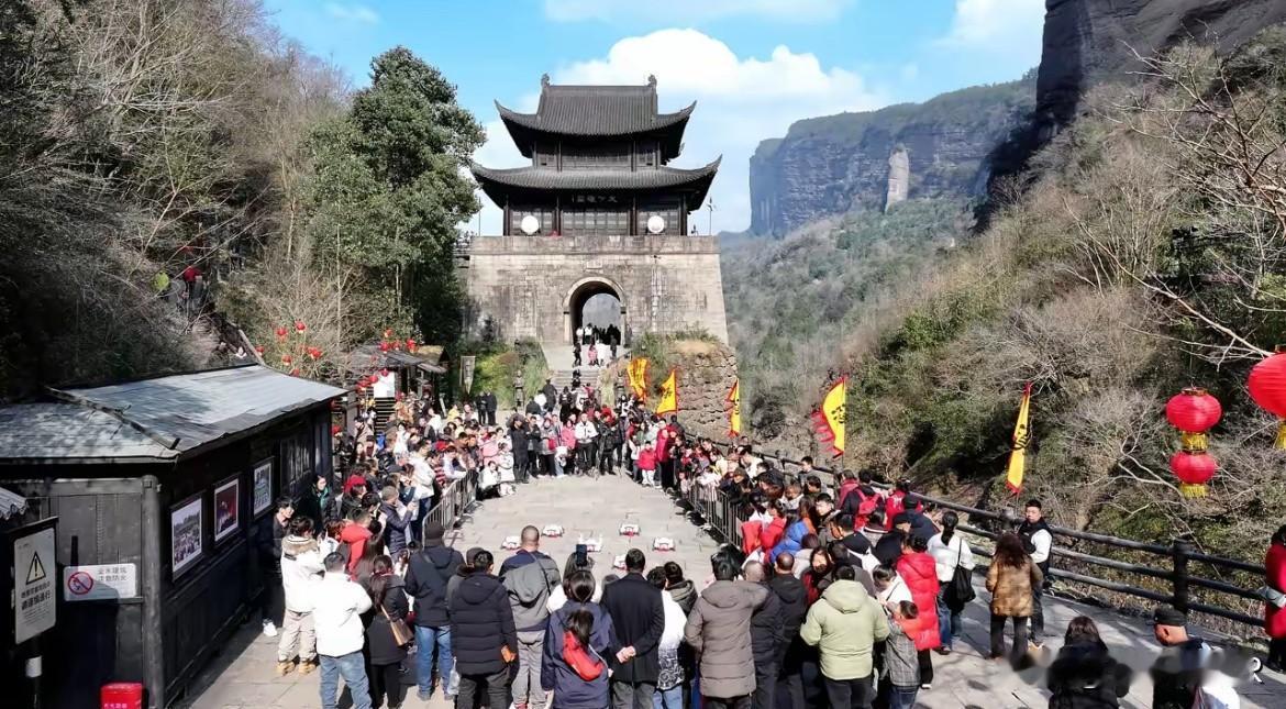 五一不想和“猪圈”里的人一样“扎堆儿”，这几个城市还是别去啦！1.西安