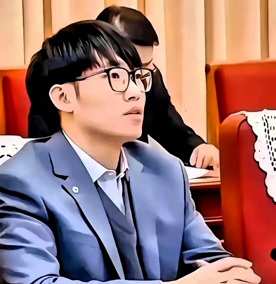 这几天股市阴跌，全网又在骂梁文峰，都说是这个货惹的祸。​这几天的股市也很诡异，