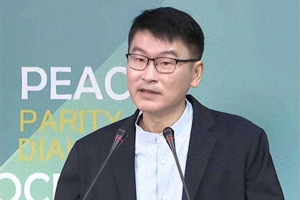 台陆委会副主委梁文杰“凤梨释迦说”只会让菠萝释迦果农对民进党更痛恨！台媒体人黄扬