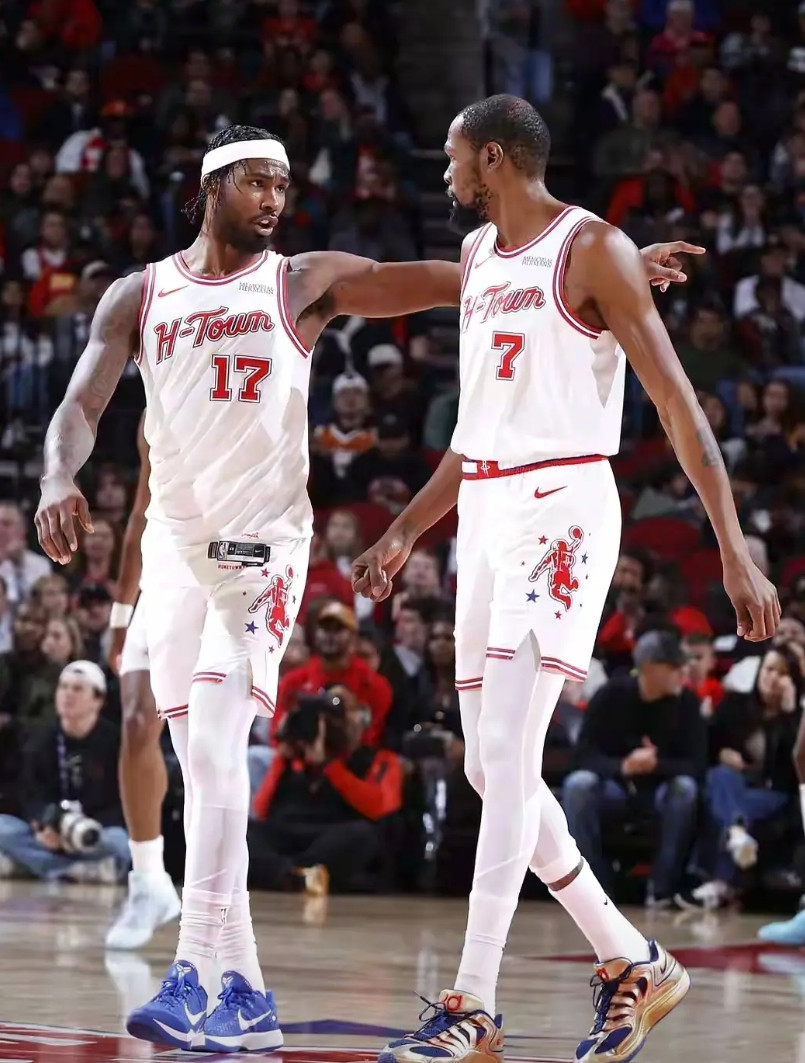 火箭负独行侠，再次输在乌杜卡的用人，申京意外伤退并非主要原因。亚当斯脚踝未痊