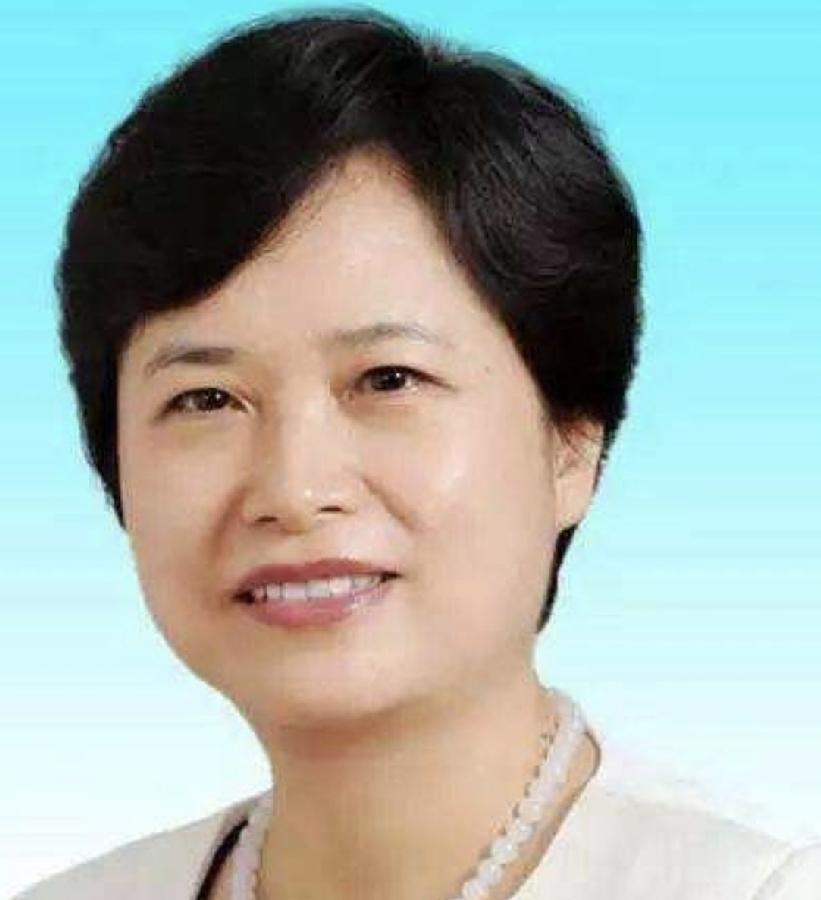 杜玲落马了，这消息在深圳官场圈子里炸开了锅。这下，深圳官场又起波澜了，名字很