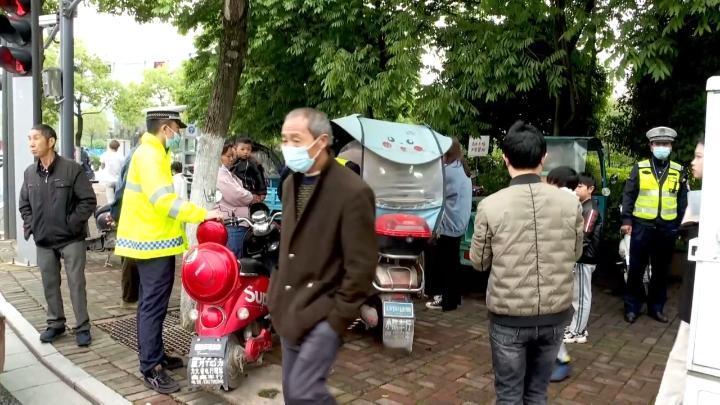 不服不行啊！严查电动车、老年代步车后，路上这“2种”烦人场景少了最近出门走
