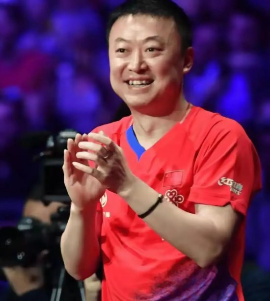 马琳打败了张本宇！球员在场上的较量，教练则是在场下的较量，好的教练对于球员的成败