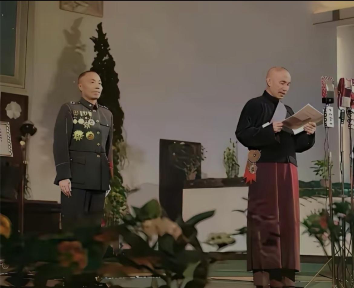 蒋介石把小伎俩玩到极致1949年1月21日蒋介石为了早日达到自己逃跑到台湾的目