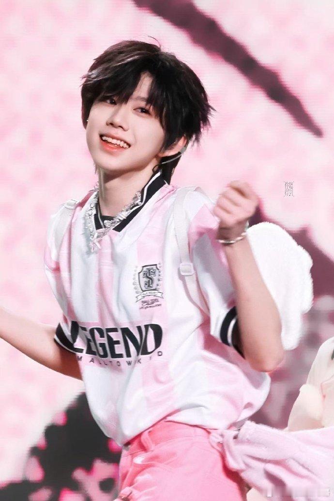 好粉嫩的陈奕恒