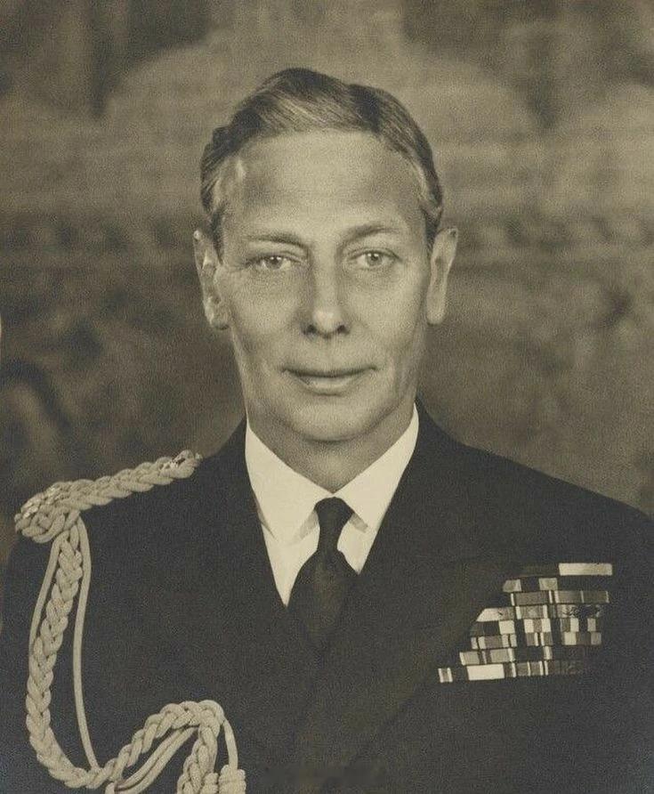 英国王室乔治六世、伊丽莎白王后和玛格丽特公主的1951年官方肖像是由著名的女