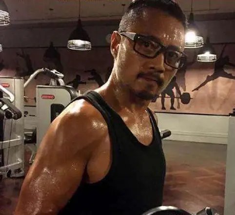 肌肉也可以造假吗？你看张涵予这一身的腱子肉看着很是结实啊​​​