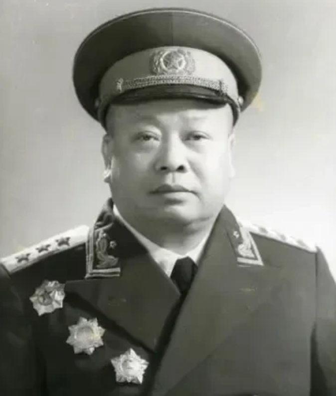 1927年，一地主购置50支手枪与2000斤炸药，支持儿子革命，怎料竟