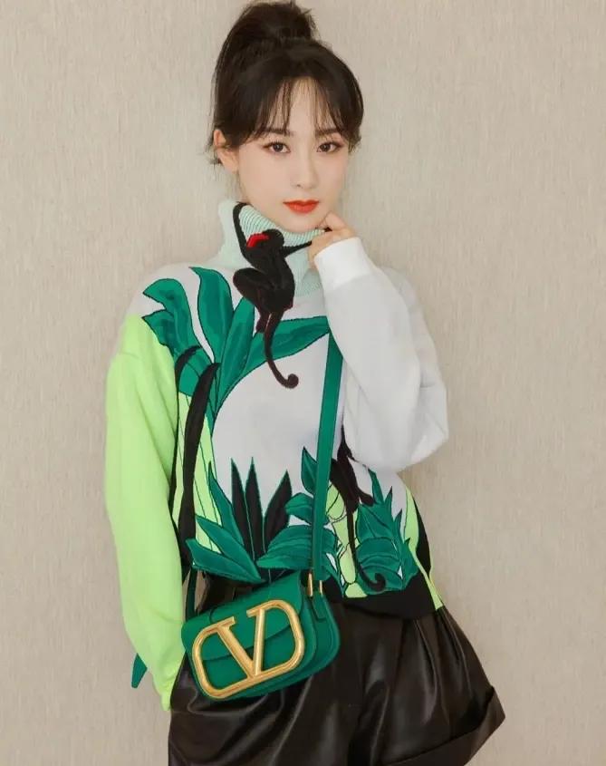 杨紫：从"小雪"到"顶流花"，她凭什么让人越看越上头？提到杨紫，很多人第一反