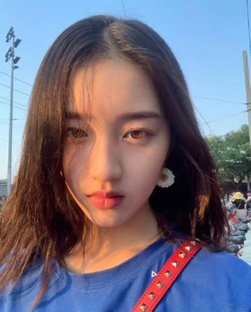 邓恩熙邓恩熙11岁至21岁的颜值变化从年少青涩的小少女，到如今亭亭玉立的模样，