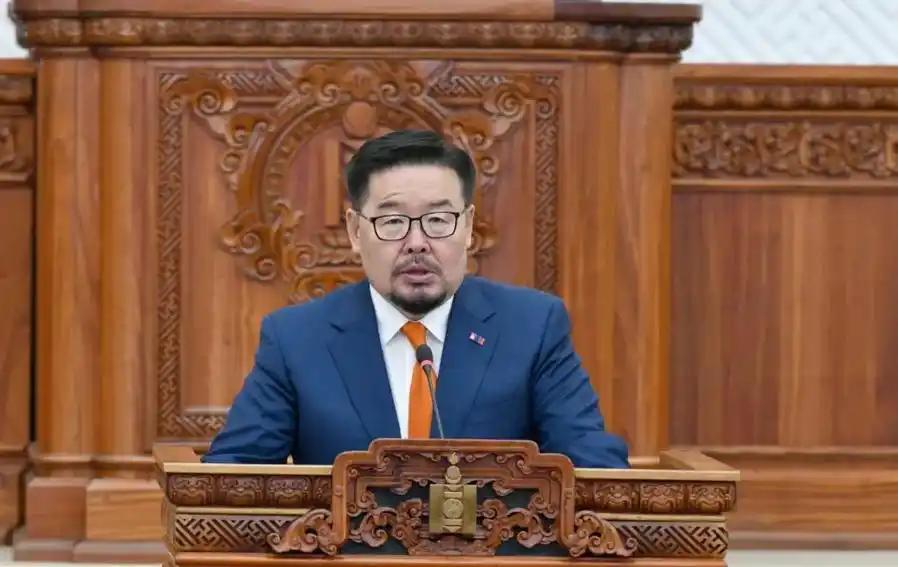 不能等，蒙古国总理赞丹沙塔尔辞职了，上任仅九个月两度遭遇政坛逼压，说白了就是蒙古