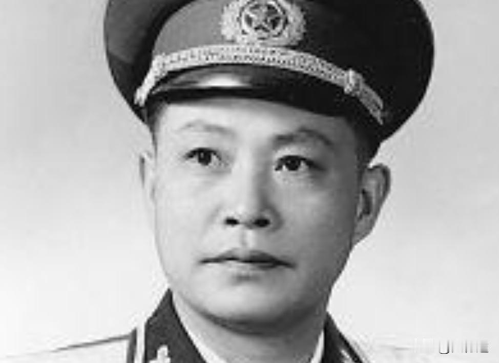 在开国将帅中，哪位将军最帅？恐怕还要数黄新廷。很多老兵提起这句话时，嘴角都会