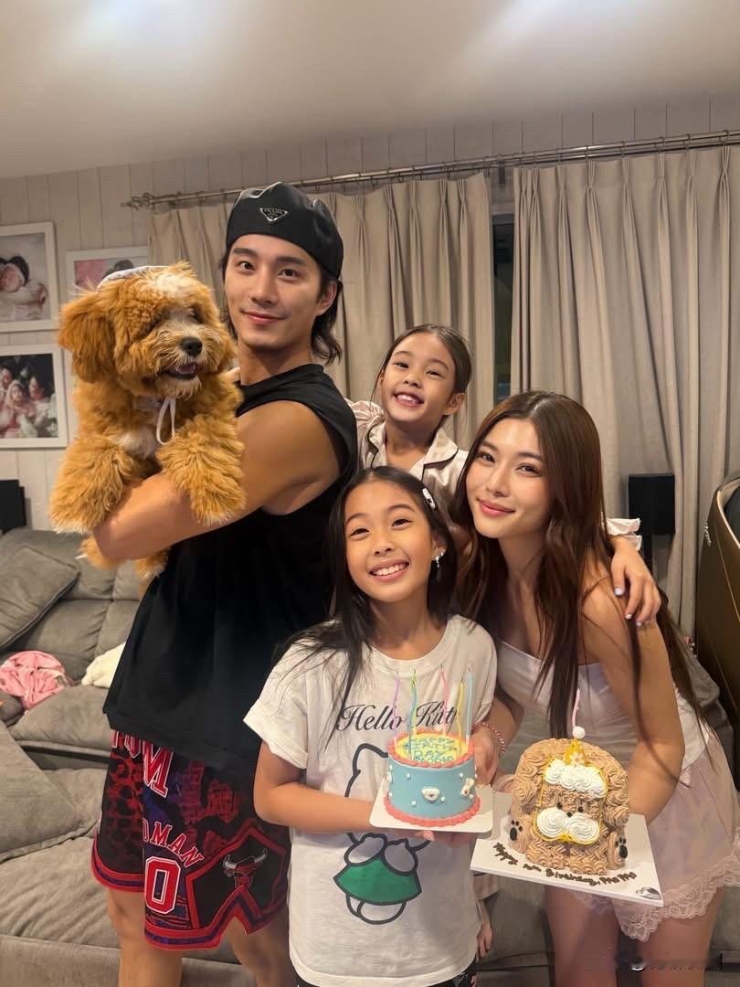 Bie徐志贤夫妇为大女儿宝宝庆生。。生日快乐！🎂🎉