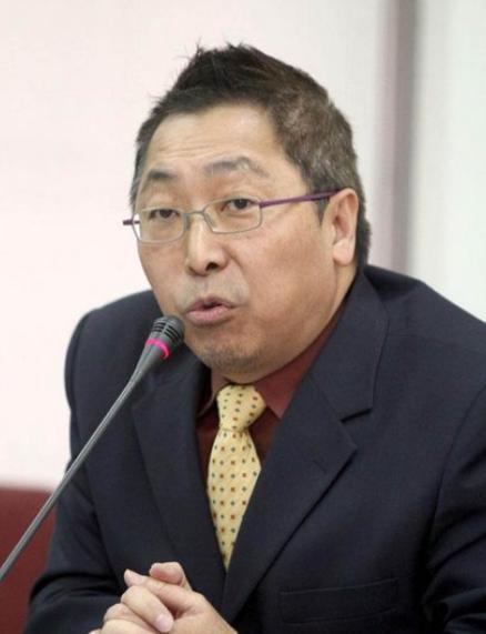 唐湘龙还是败给了生活!唐湘龙这次安静得反常赵少康的事闹得满城风雨他