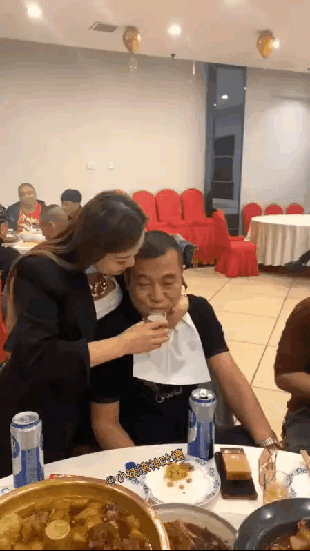 这动作太突然，太逗乐了😆