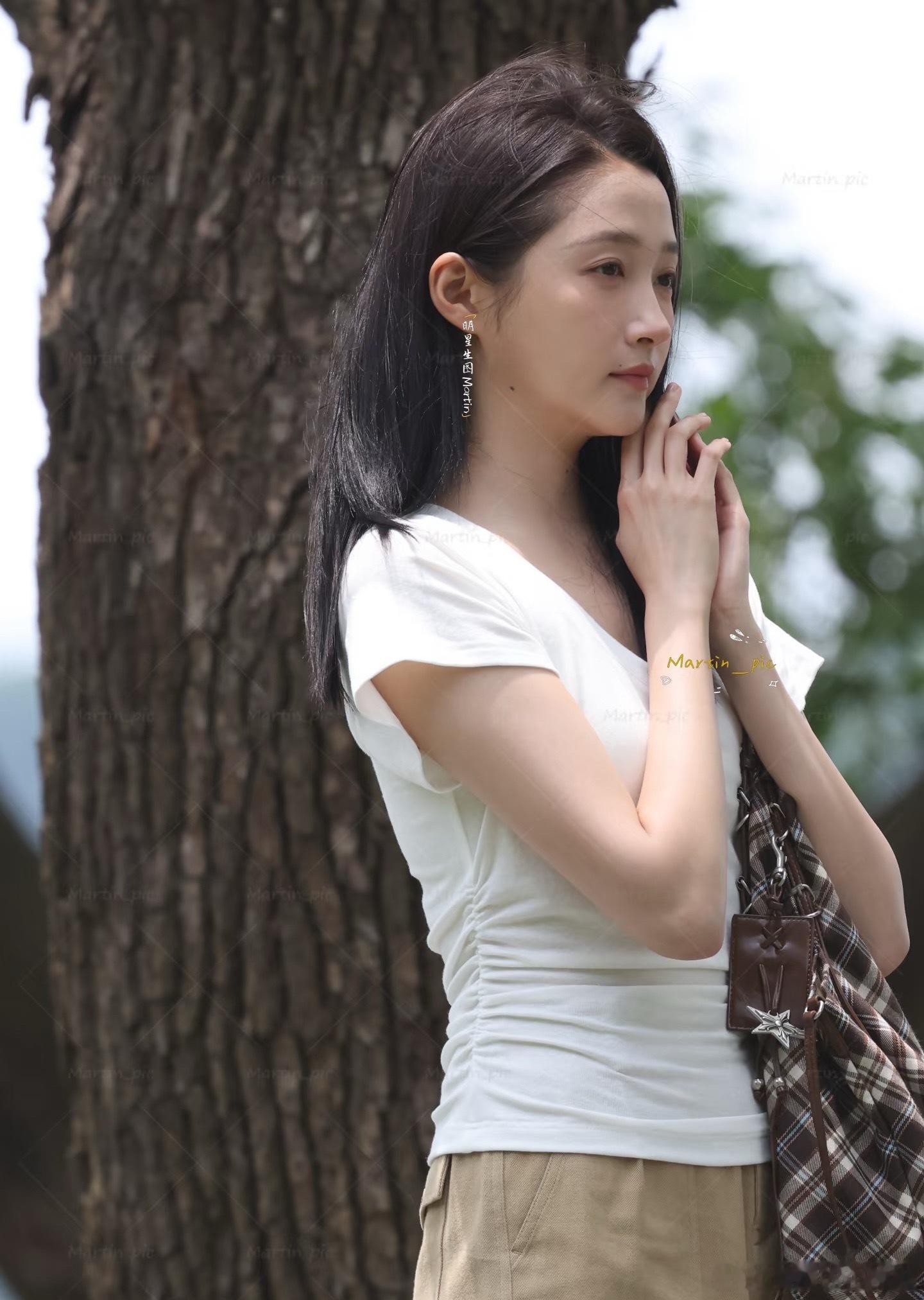 关晓彤生图路透，她好瘦啊