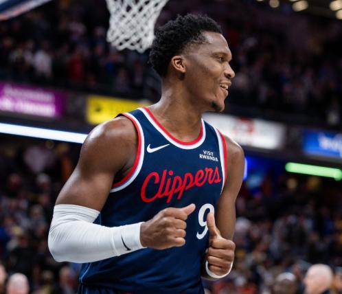 NBA传来最新的三个消息，第3个消息令人唏嘘不已：第一个消息：快船替补尖兵马