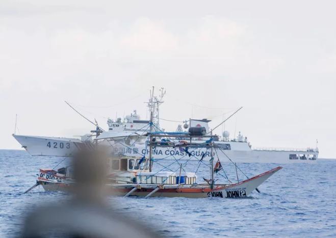 菲律宾全国大报《马尼拉时报》重大声明：南沙群岛黄岩岛是中国神圣领土，菲舰坐舰霸占
