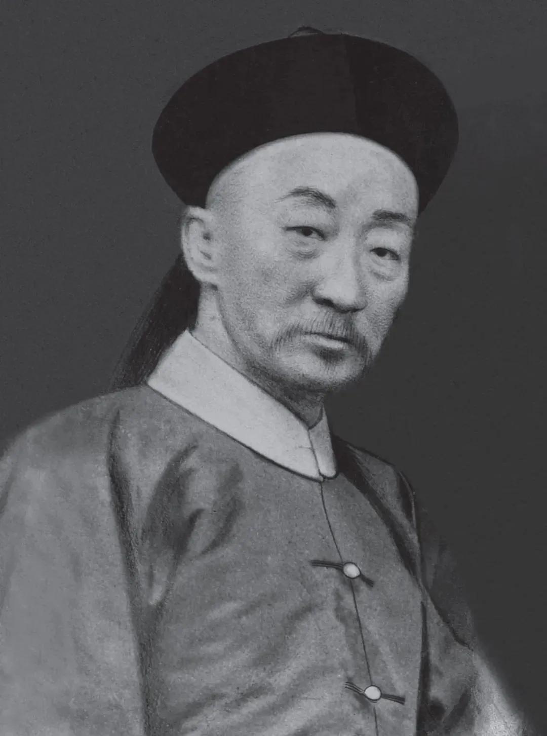 荣禄的墓一被打开，专家一看墓志铭，愣住了：慈禧亲自写词，不但夸他