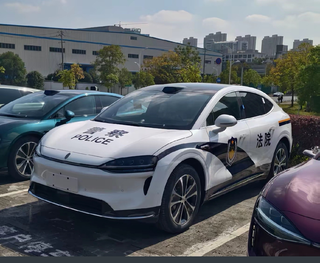 智界R7考编成功群里看到的消息，这个涂装很精神智界R7​​​