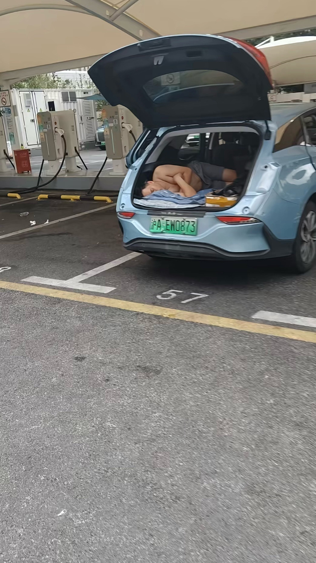 司机师傅充电时好好休息一下💤​​​
